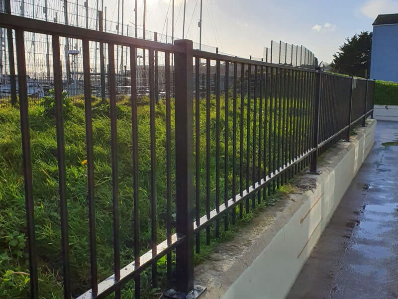 how long will a metal fence last