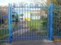 Hoop top gate