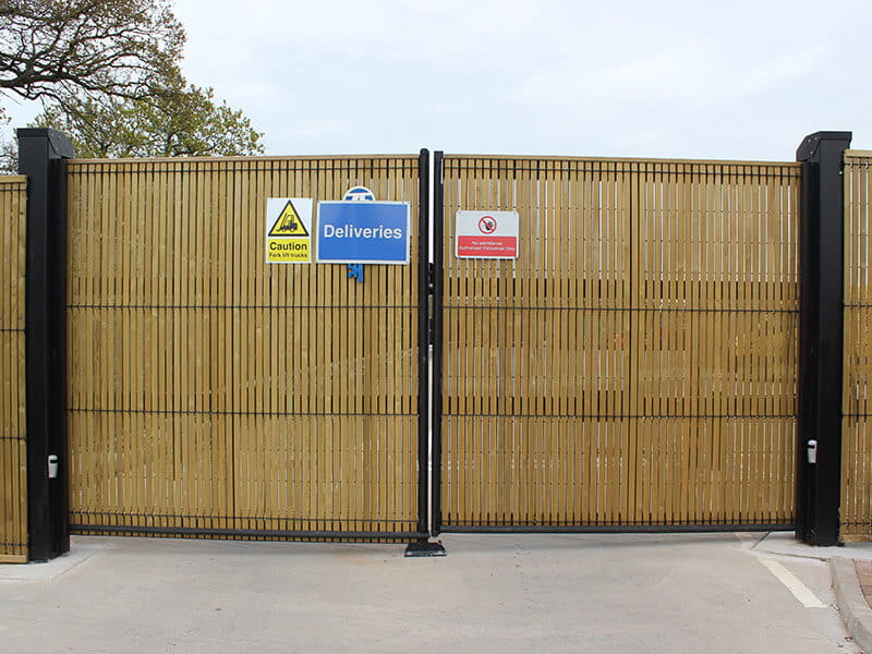 Automated mesh gate double leaf