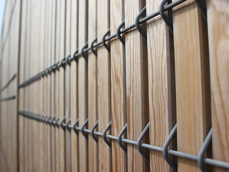 Euroguard Combi Mesh and Timber Fence Close Up Detail