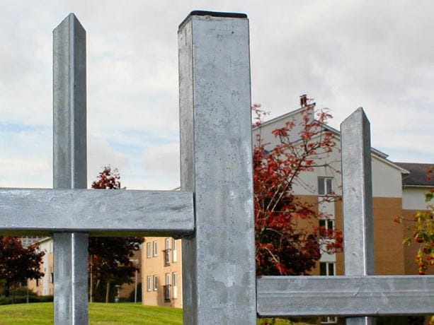 Barbican galvanised intermediate post detail