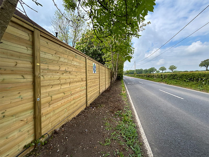 Acoustic fencing for road noise