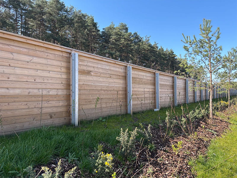 Acoustic fencing for gardens