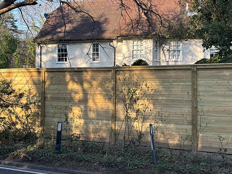Acoustic garden fencing for road noise