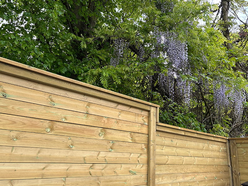 Acoustic garden fencing