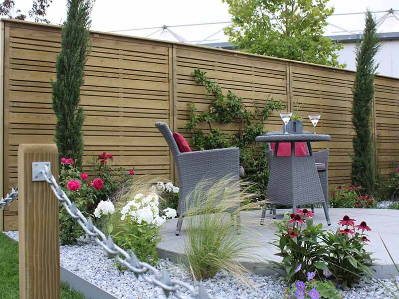 contemporary fence panels used by garden designer