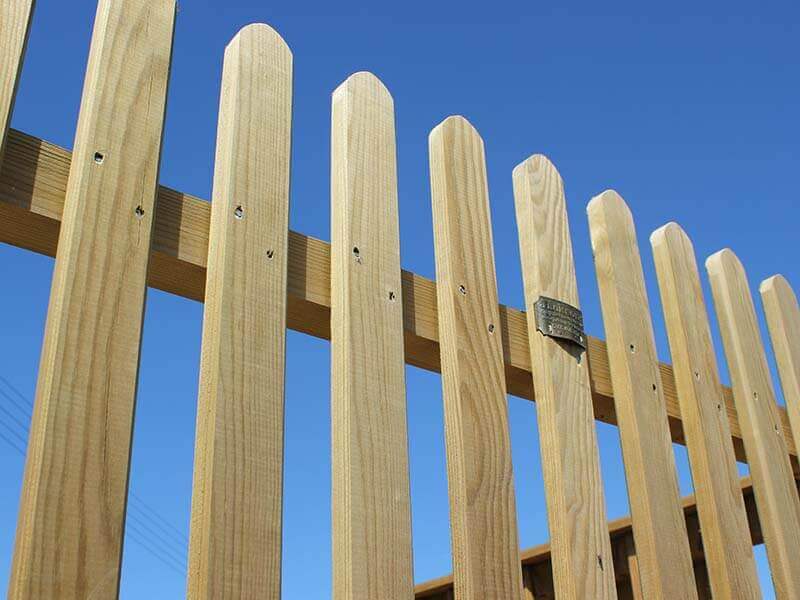 average lifespan of a fence