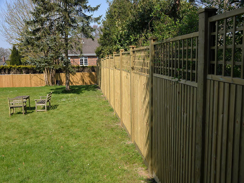 Jacksons Featherboard fencing