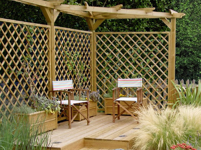 Corner pergola