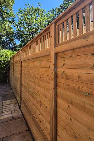 acoustic fence with trellis