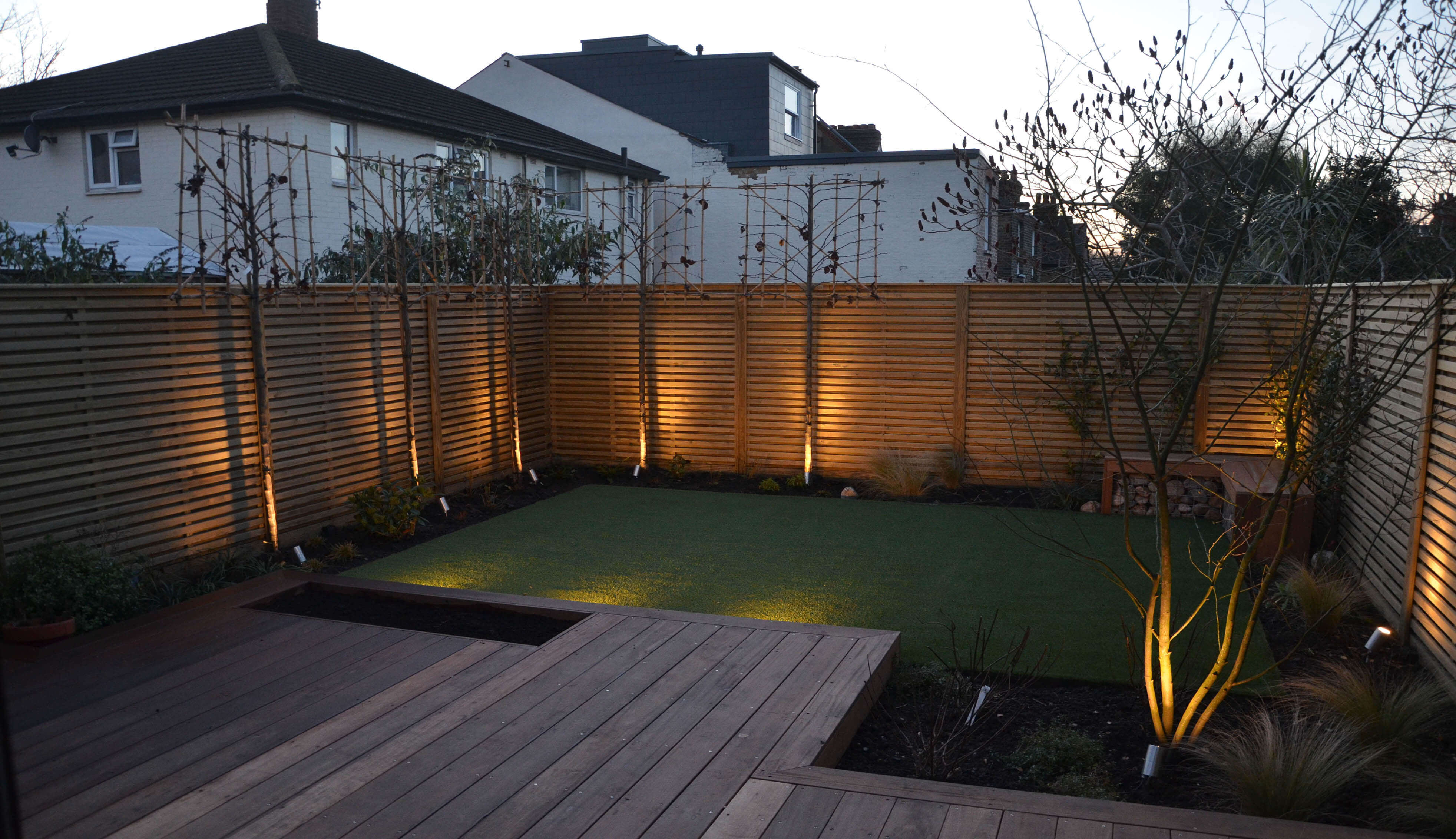 Fence panels with lighting