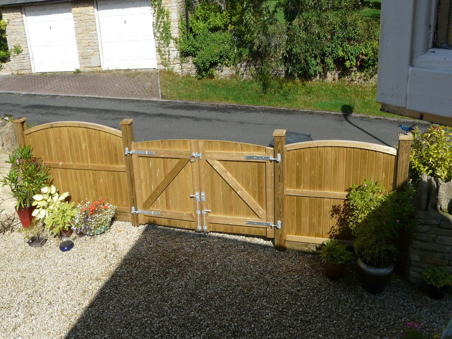 back view of featherboard gates