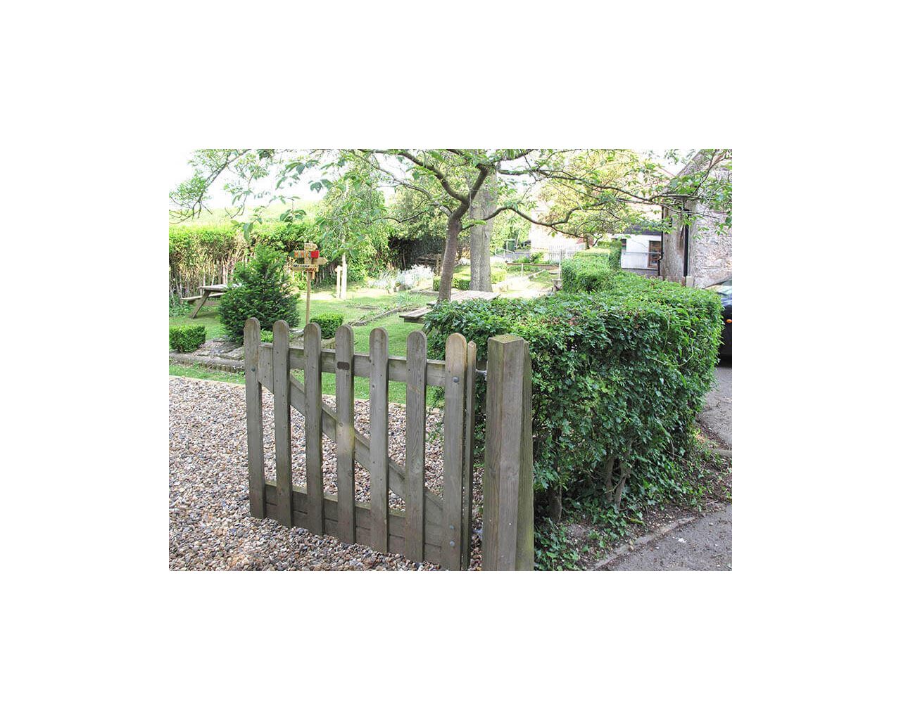 palisade gate at Brabourne school