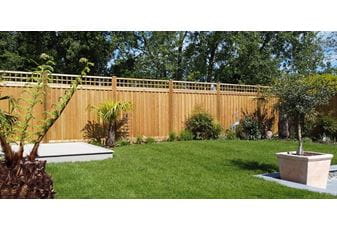 Buckinghamshire based Approved Installer installs fence panel with trellis