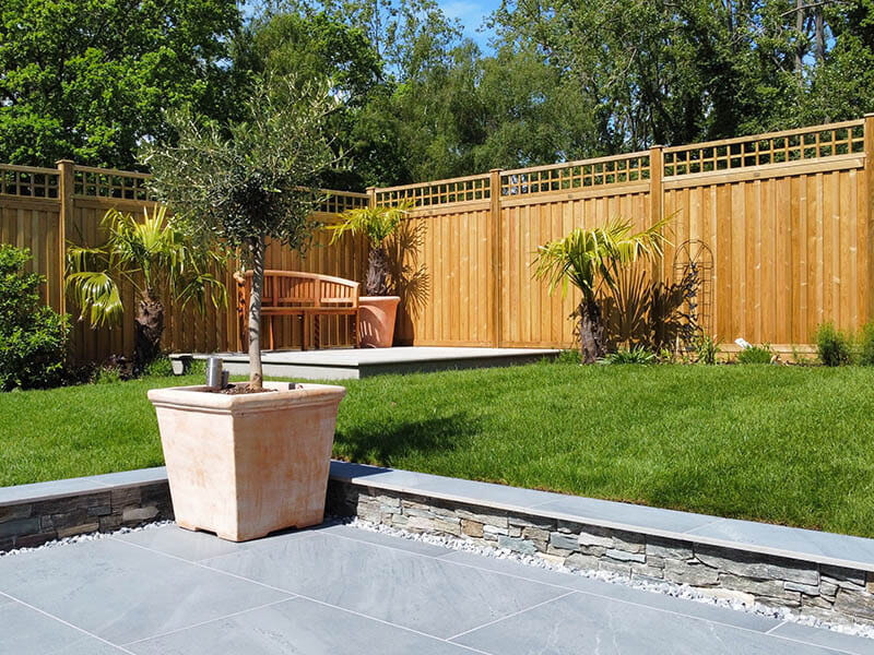 buckinghamshire based approved fencing installer