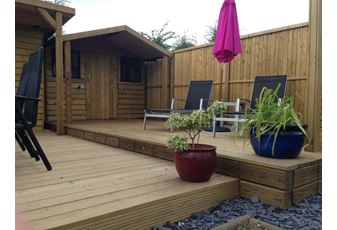 How to lay decking correctly