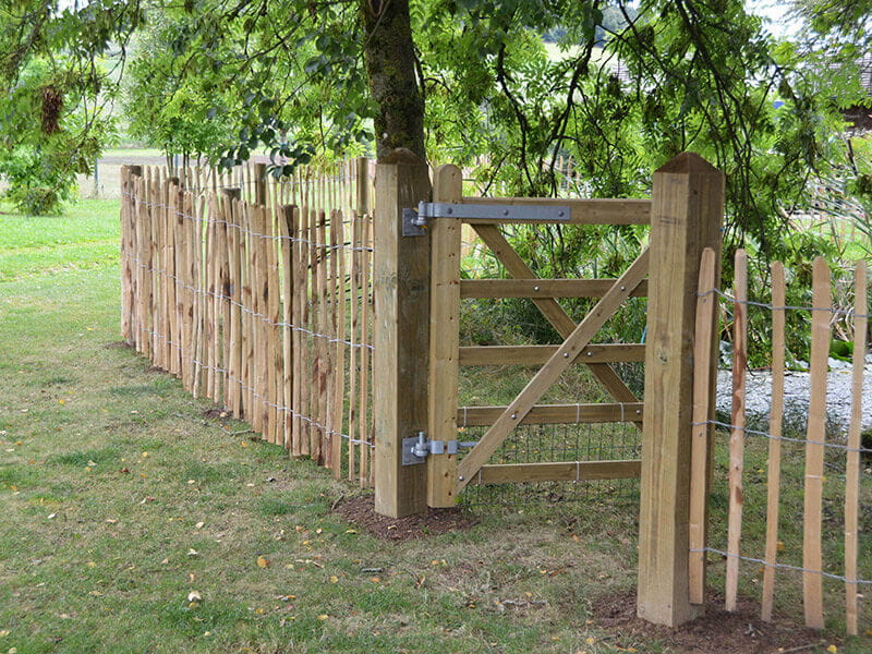 single uni-gate and chestnut fencing