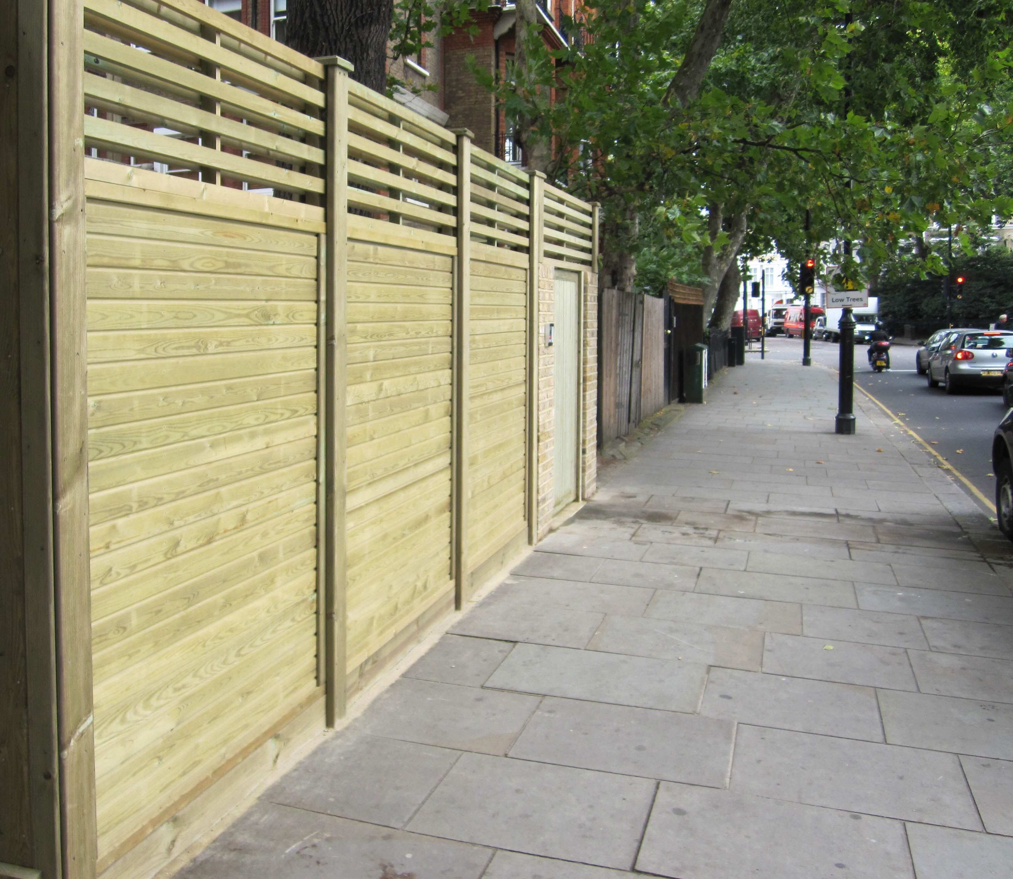 Panels giving privacy from road