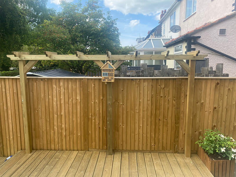 closeboard fencing with deck