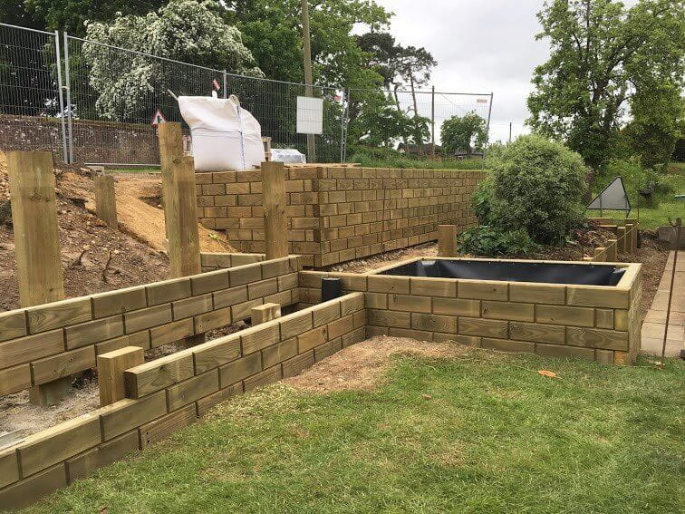 Jakwall raised beds being constructed
