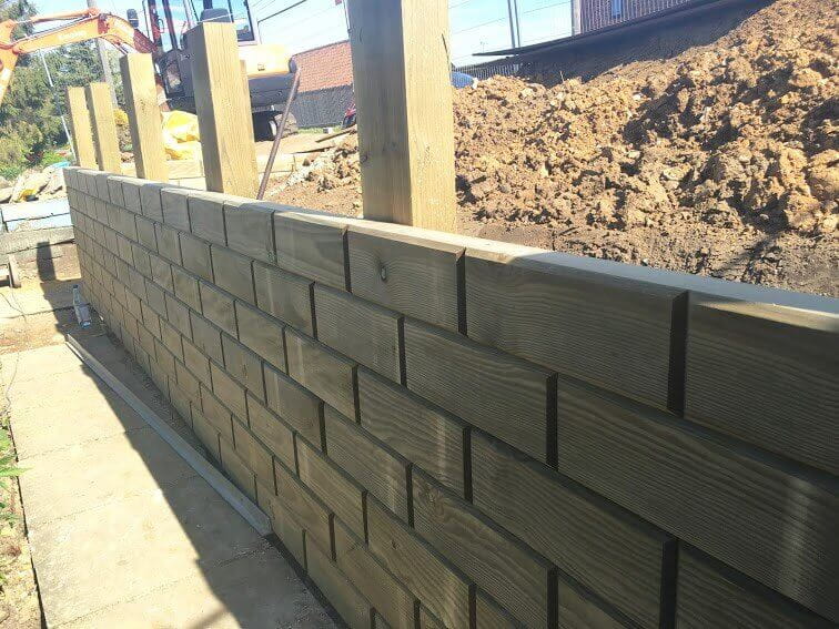 Jakwall used as retaining wall