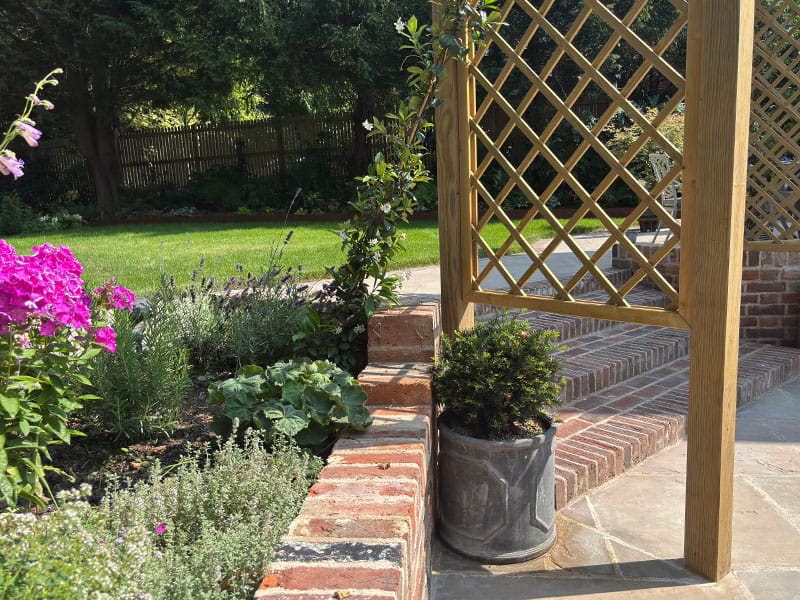 Bespoke wooden pergola Wooden pergola with trellis