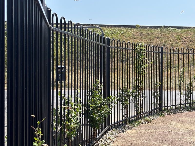 Bow top railings