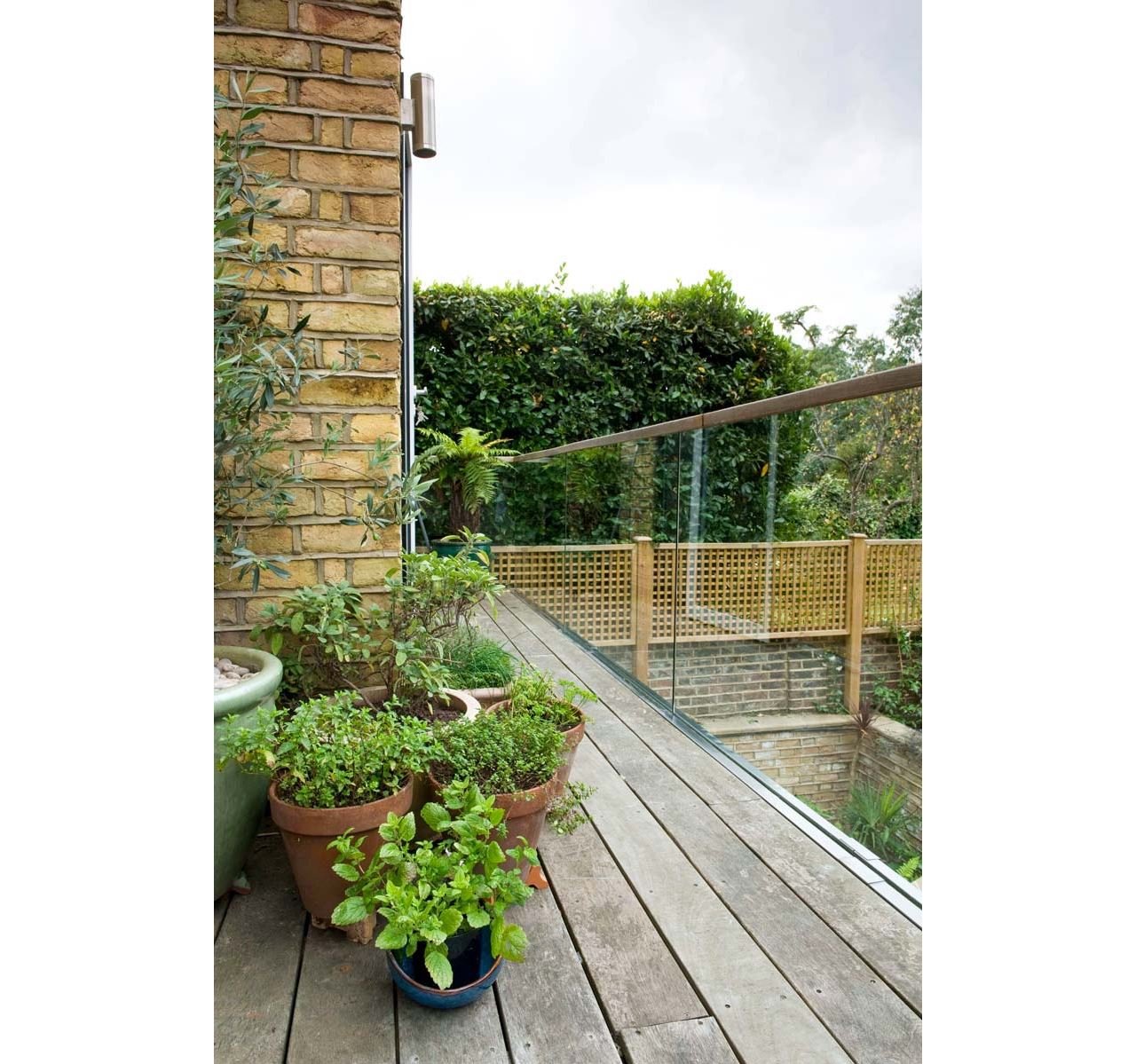 Jacksons Lattice trellis panels above wall