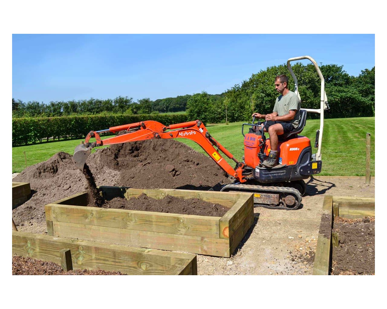 filling raied sleeper beds with soil