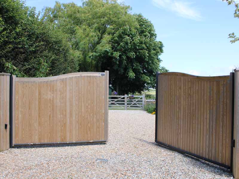 Automated Hythe Courtyard Gates