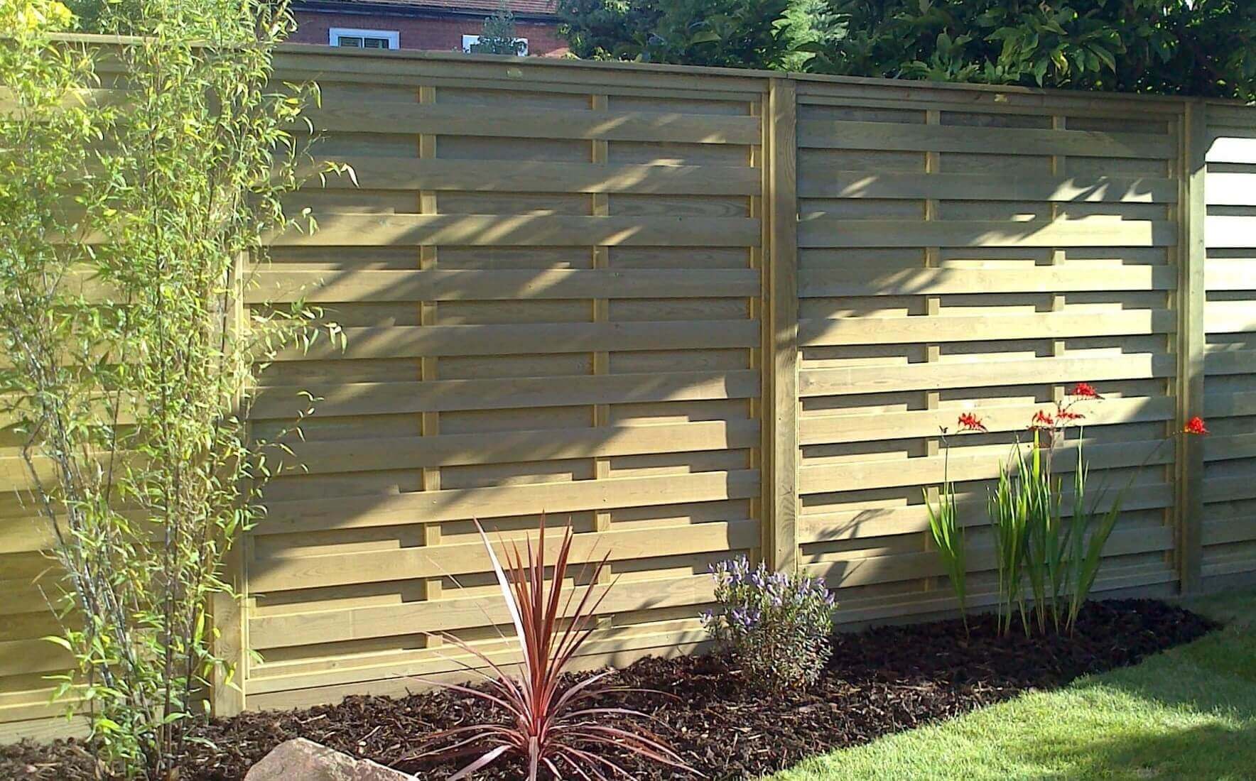 Hit and Miss horizontal fence panels