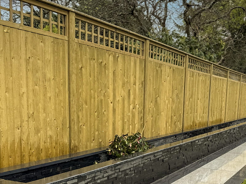 Fencing with square trellis