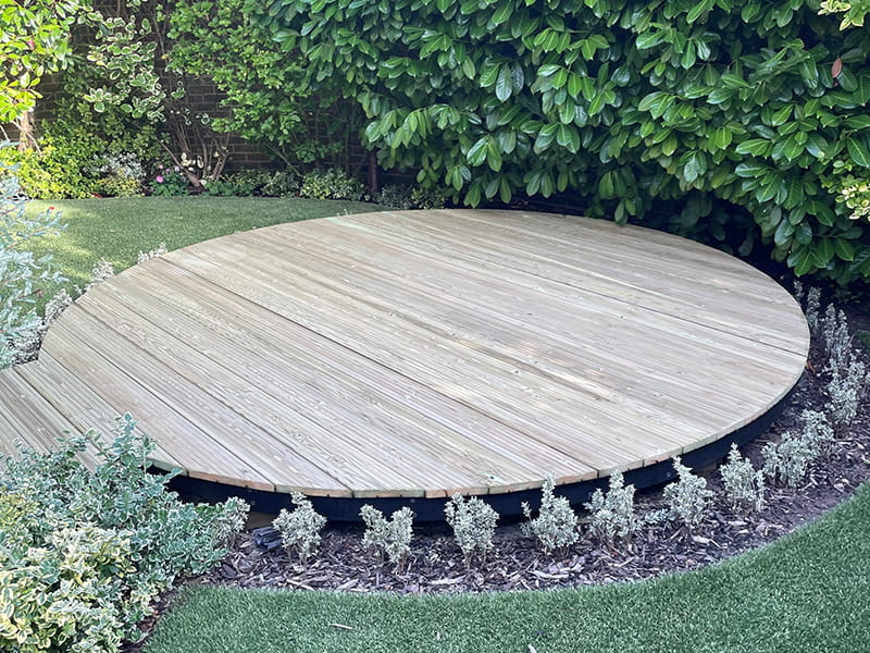 garden decor circle decking