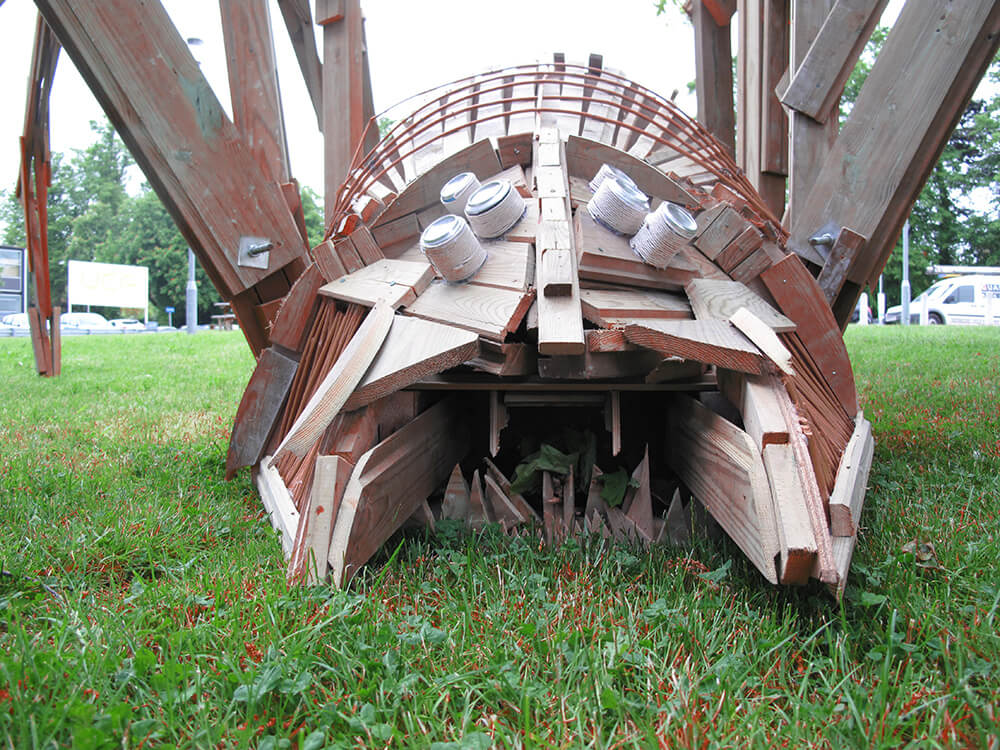 Jacksons Fencing Timber spider sculpture