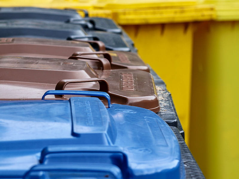 dispose old fence panels by recycling
