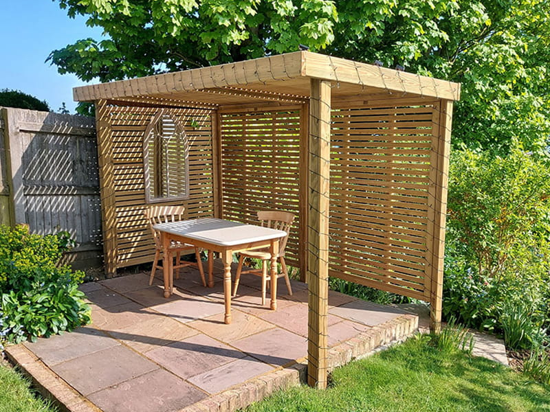 Venetian garden shelter