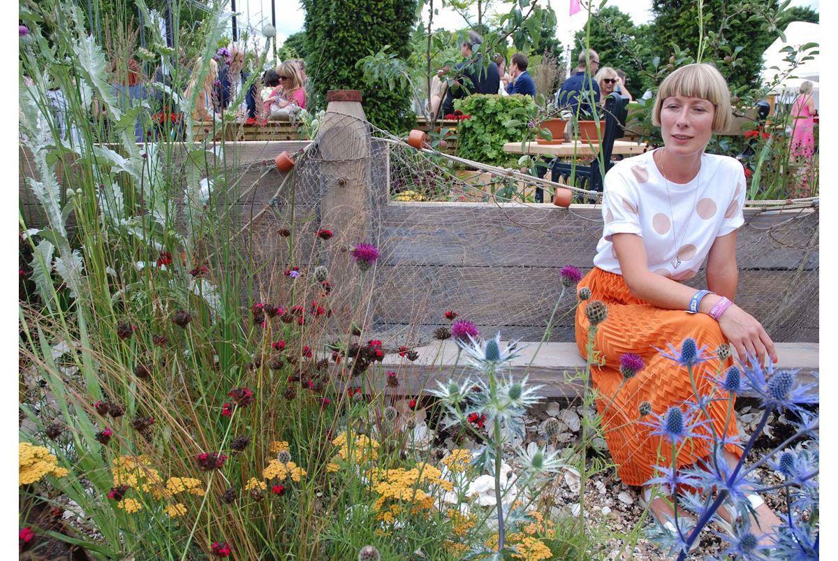 Beachscape sleeper bench at RHS