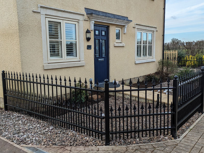 ornamental metal garden fencing