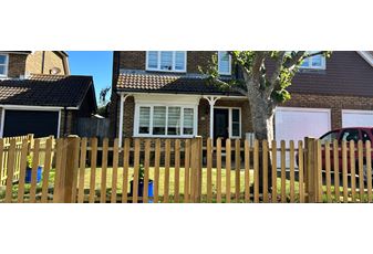 Picket Fencing Panels Add Safety and Aesthetic Appeal