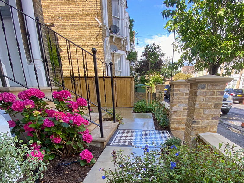 Timber wheelie bin store