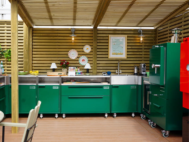 Charlie Ovens and Jacksons Fencing Outdoor Kitchen Charlie Ovens with Jacksons Fencing