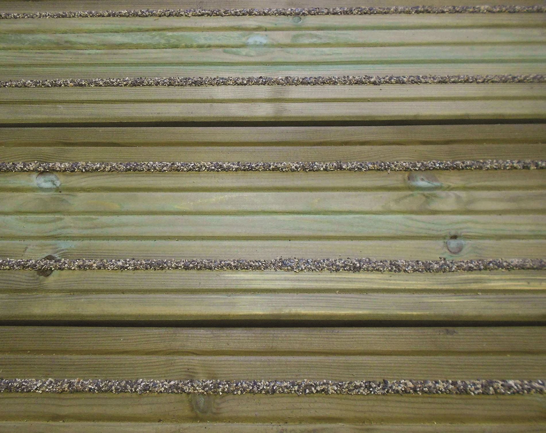 Anti-slip decking