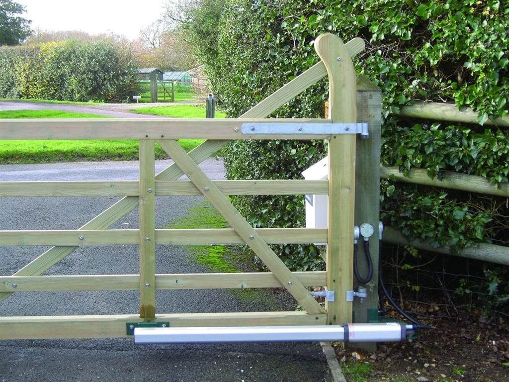 Automated timber swing gate
