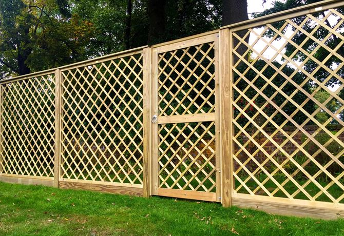 Premier Diamond Trellis with trellis garden gate
