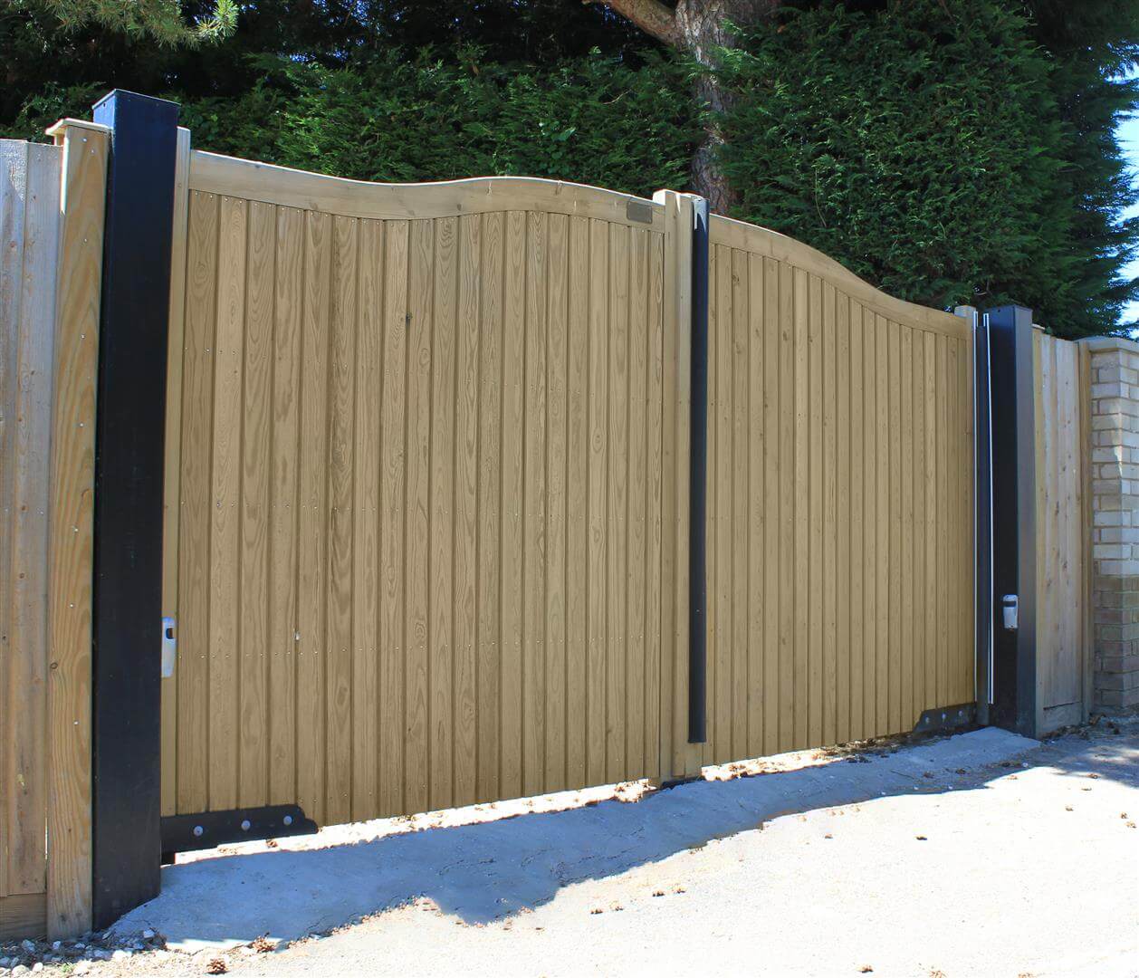 Courtyard Gates Wooden Courtyard Gates Jacksons Fencing