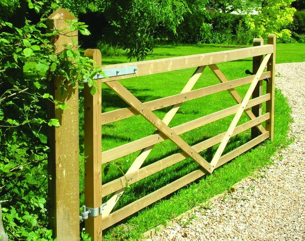 Timber Uni Drive Gate