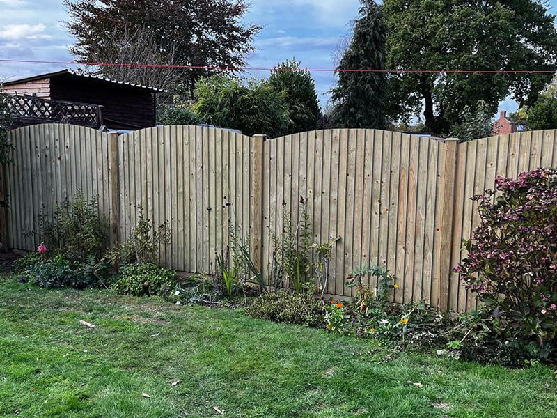 Arched fencing