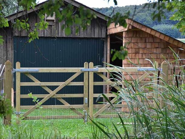 Double field gate