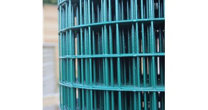Close up Green PVC welded mesh 25m roll