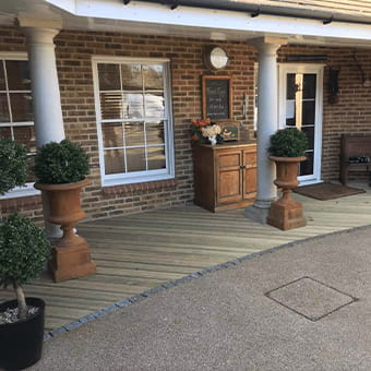anti slip decking